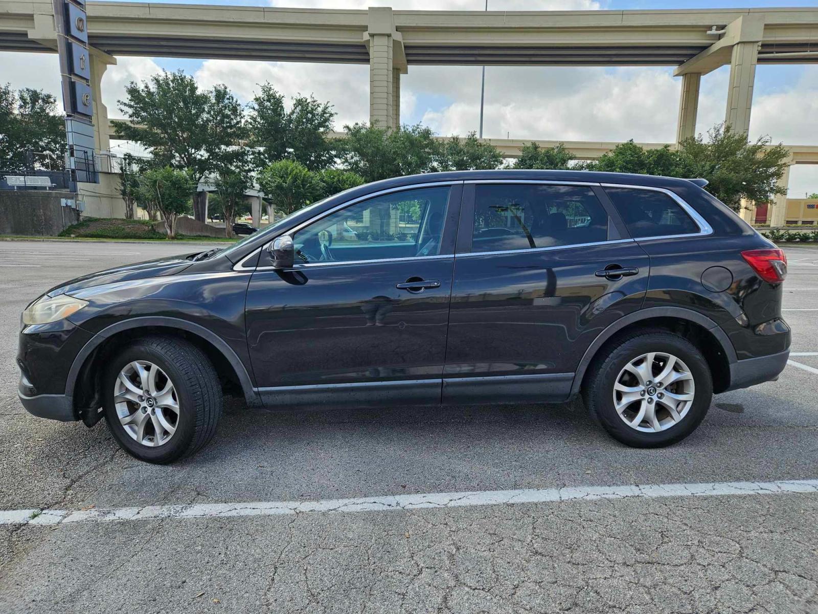 2014 Black Mazda CX-9 Sport AWD (JM3TB3BV6E0) with an 3.7L V6 DOHC 24V engine, 6-Speed Automatic transmission, located at 5005 Telephone Rd., Houston, TX, 77087, (713) 641-0980, 29.690666, -95.298683 - Photo #2